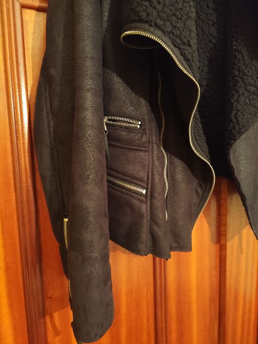 Casaco preto com pêlo