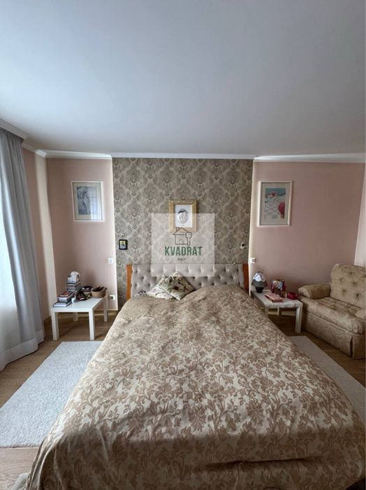 Продам стильний котедж в престижному районі міста