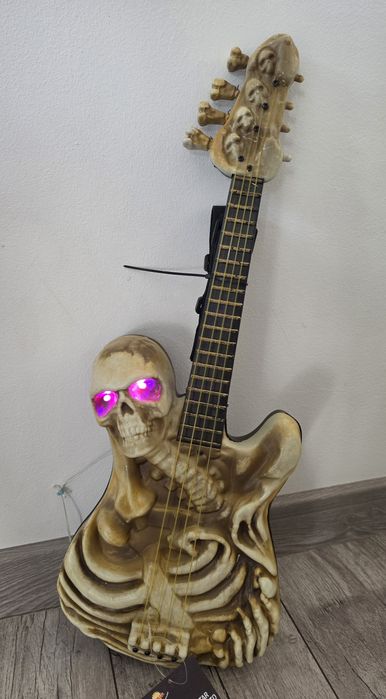 Halloween dekoracja gitara rockowa basowa gra I świeci z czujnikami