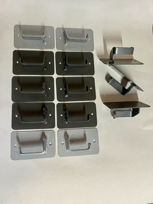 Кріплення, тримач, кронштейн для бензопили, триммера