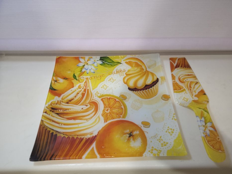 Тарелка стеклянная тортница  с лопаткой