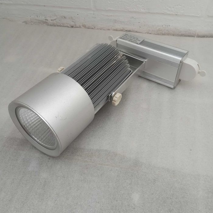 Трековый светодиодный светильник (LED Track Light) б/у . 30w 4000K