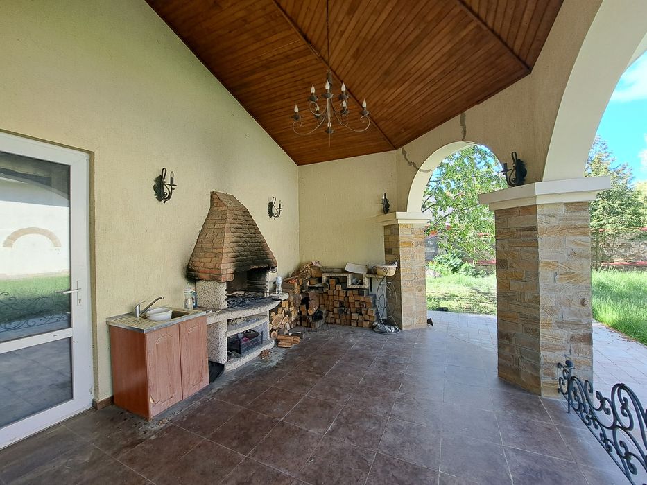 Продаж елітного будинку під Києвом  в закритому Котеджному містечку