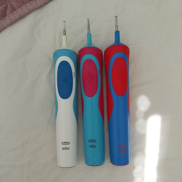 Szczoteczki oral b braun 3 sztuki