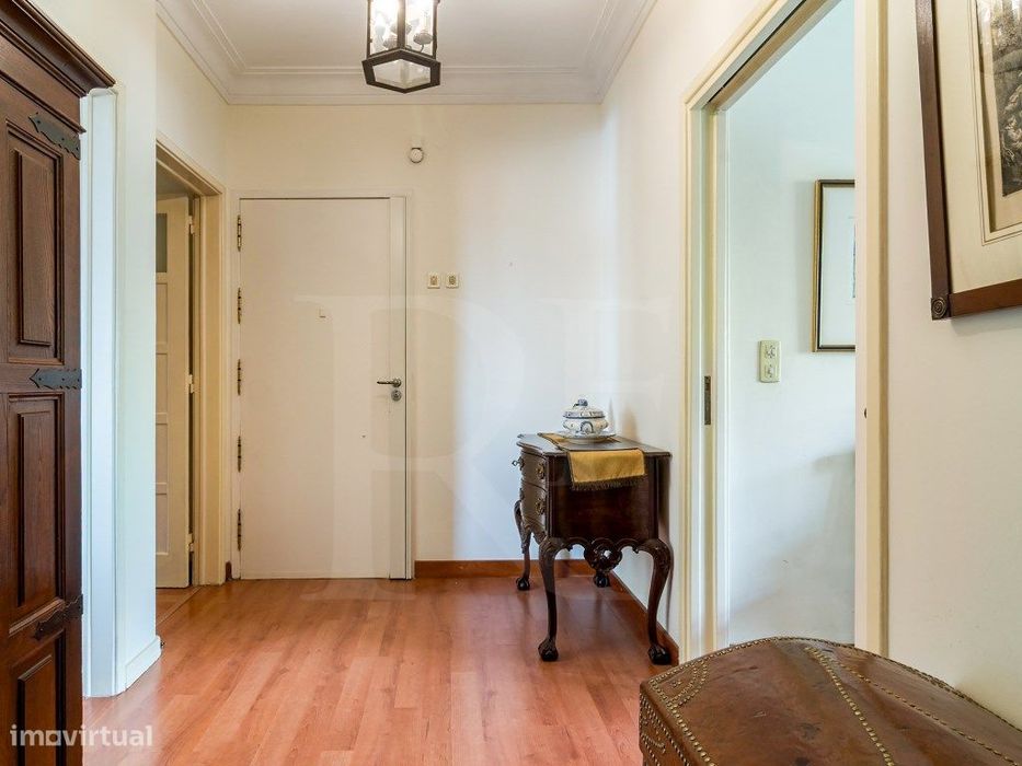 Apartamento familiar T5 na Estrela | Prédio com elevador