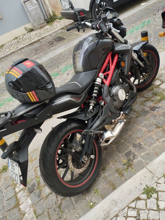 Moto Benelli 302s