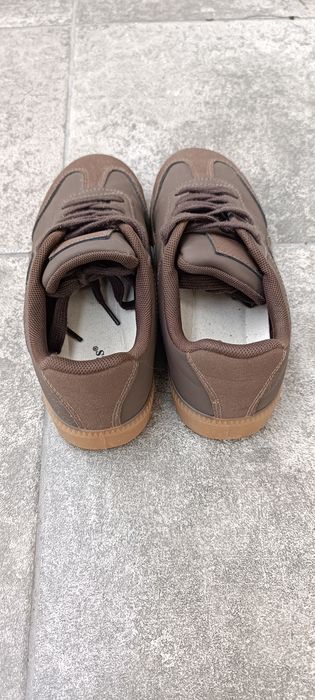 Brązowe sneakersy r.37