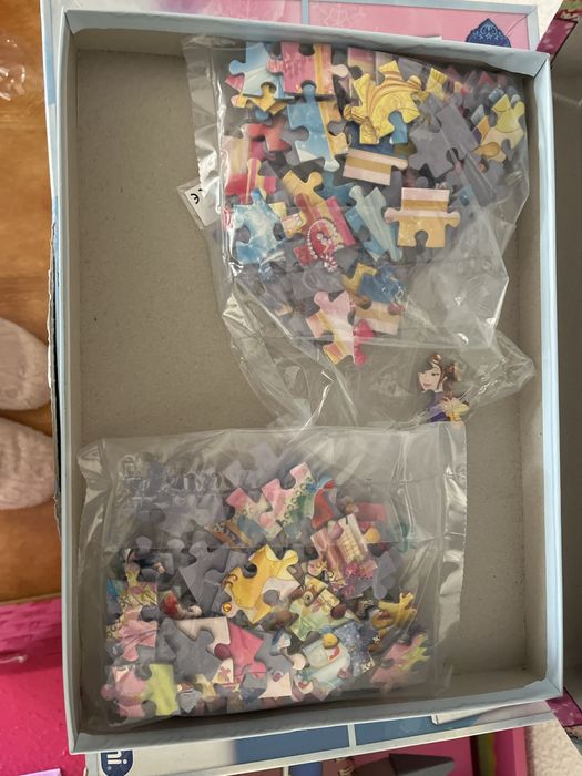 Conjunto de 3 puzzles + jogo profissoes