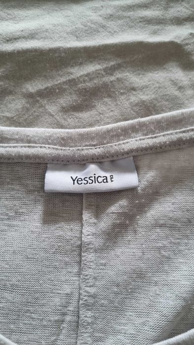 t-shirt com missangas