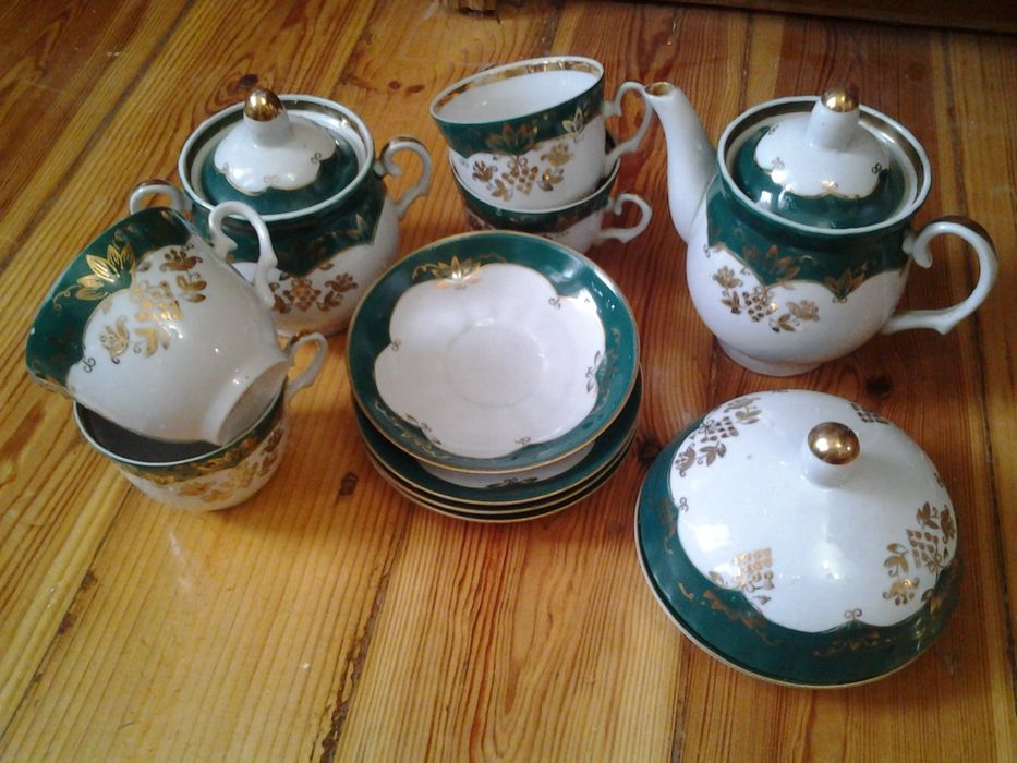 Фужеры,рюмки на ножке,хрусталь,сервизы