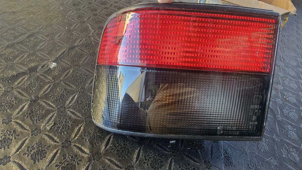 Farol traseiro esquerdo Renault 21