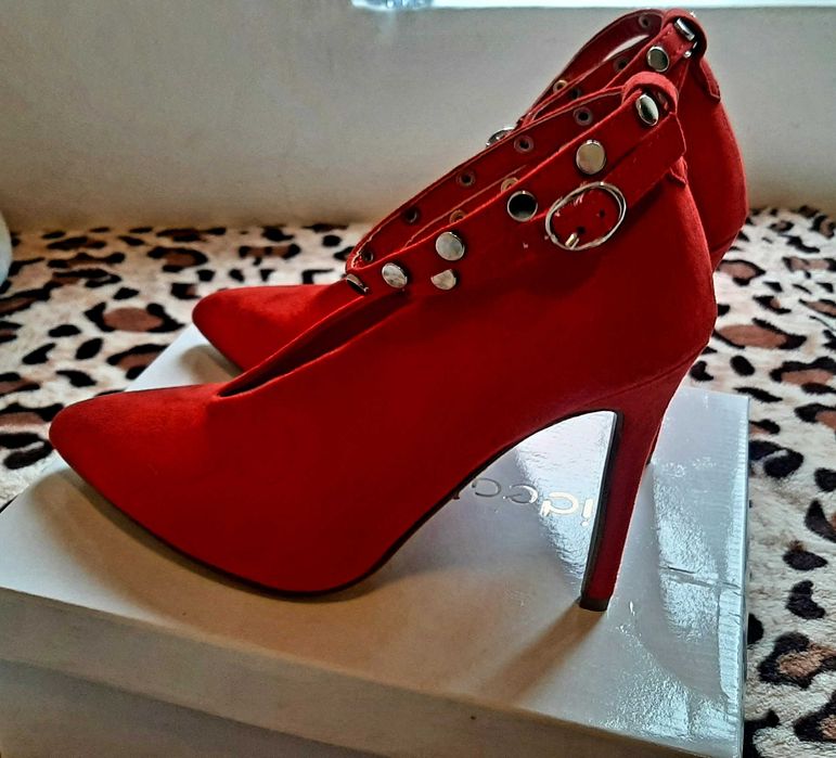 Sapatos mulher 39
