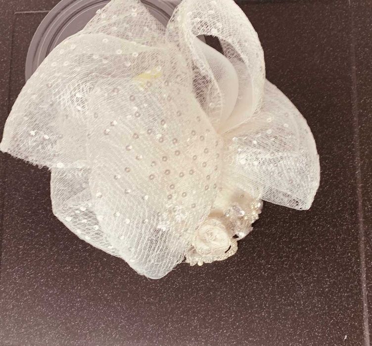 nowy stroik ślubny artystyczny kokarda xxl cekiny spinka haute couture