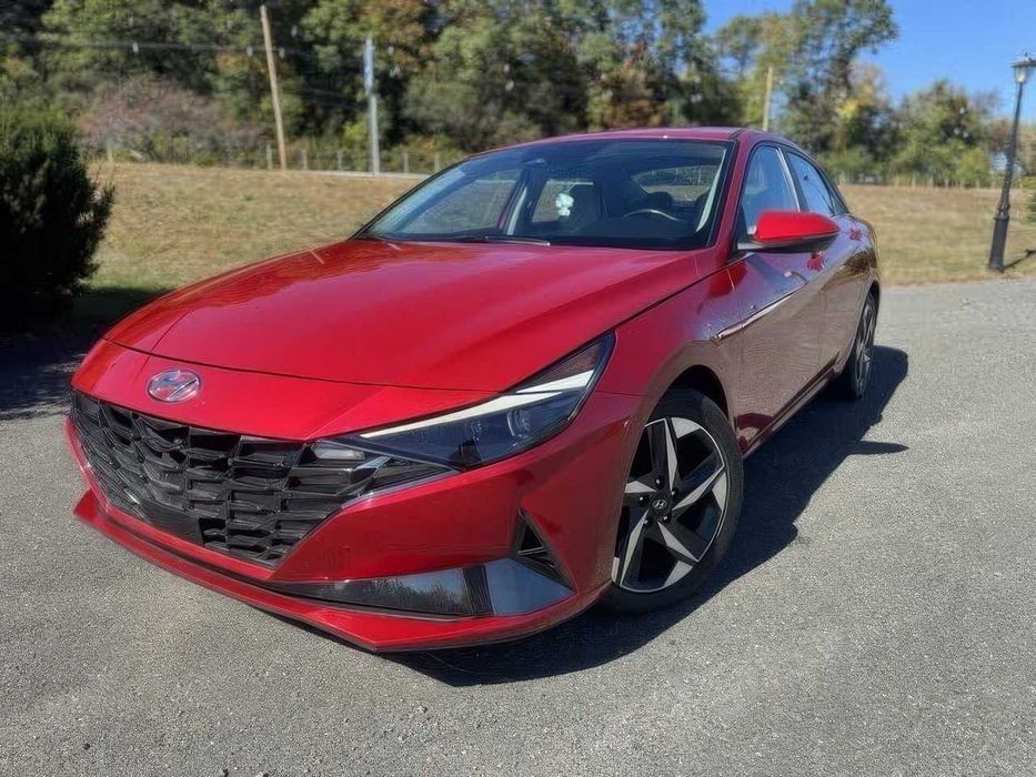 Hyundai Elantra      2023