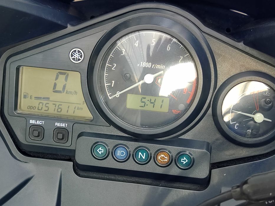 Yamaha TDM 900  (troco MT450 CFMoto)