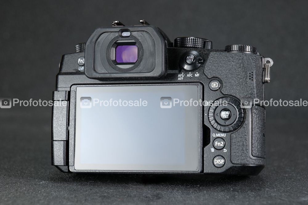 Фотоапарат Panasonic Lumix DC-G90