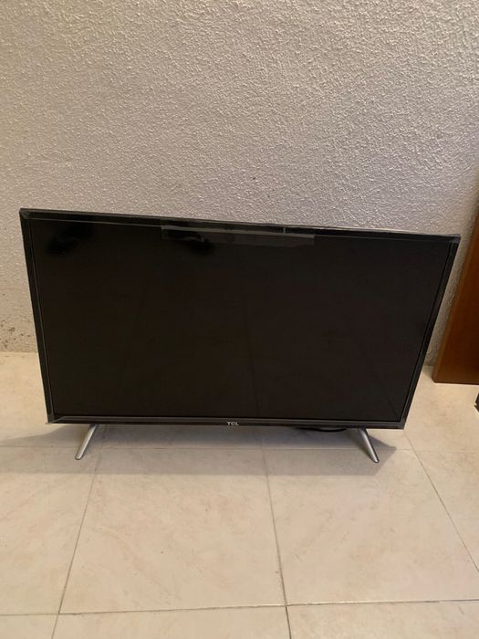 TV pequena (TCL)