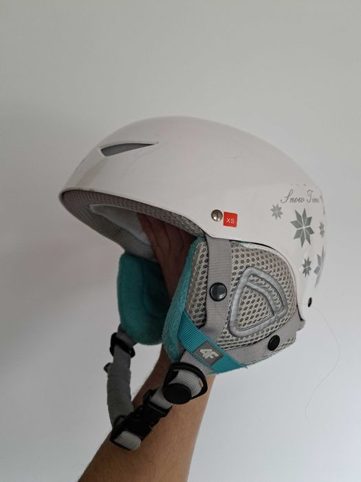 Kask narciarski 4f junior xs rozmiar 53-54