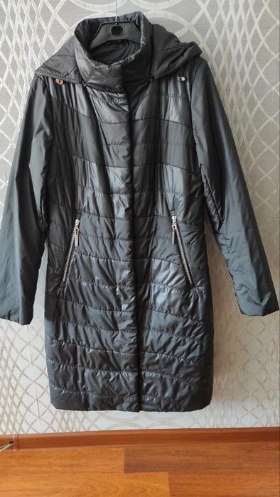 Жіноче демісезонне пальто