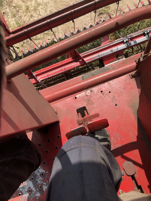 Продам комабйн massey Ferguson 187