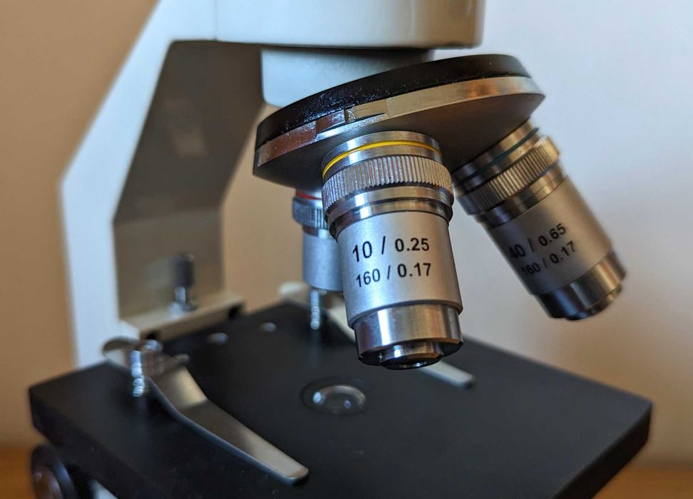 Microscópio Monocular Motic SFC-100FL