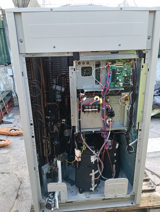 Daikin vrv III com 6 cassetes 4 vias.