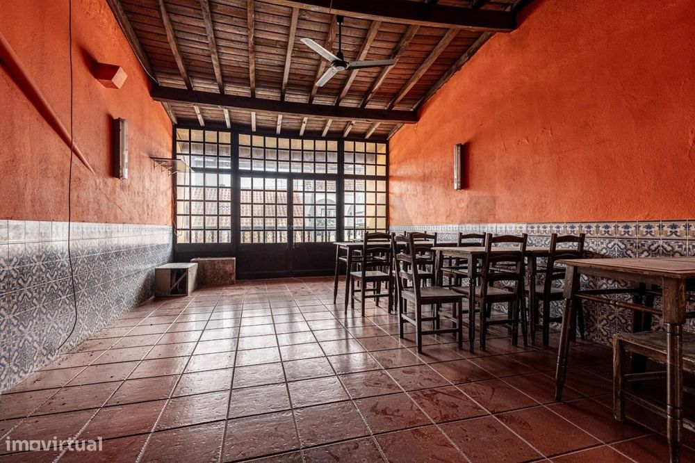 Espaço Comercial de Traça Única c/ Potencial para Loft – Centro de Alc