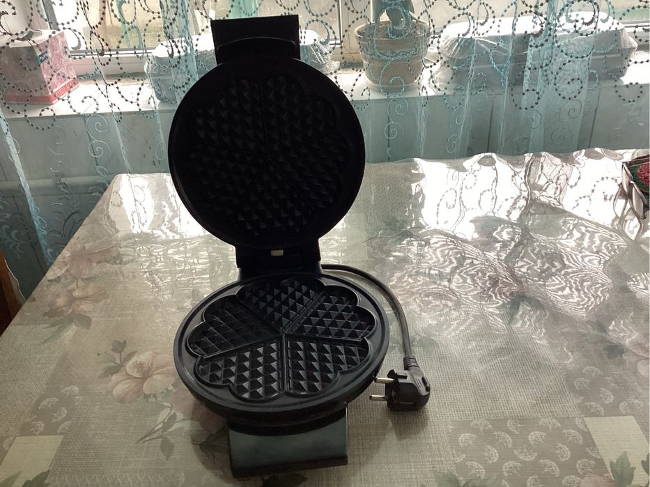 Продам электрическую форму для печенья