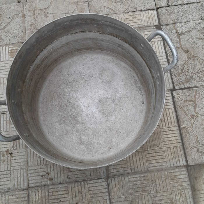Продам кастрюлю 40л