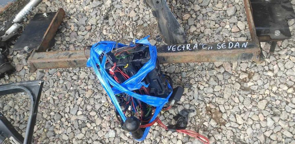 hak kompletny opel vectra C, signum  kombi/sedan/hatchback