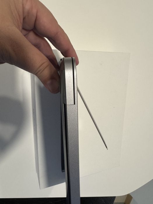 MacBook Pro 13" with Touch Bar (new battery)64551667429762124