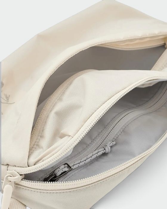 Сумка Arc’teryx Heliad crossbody sea salt Артикул: X000010359004