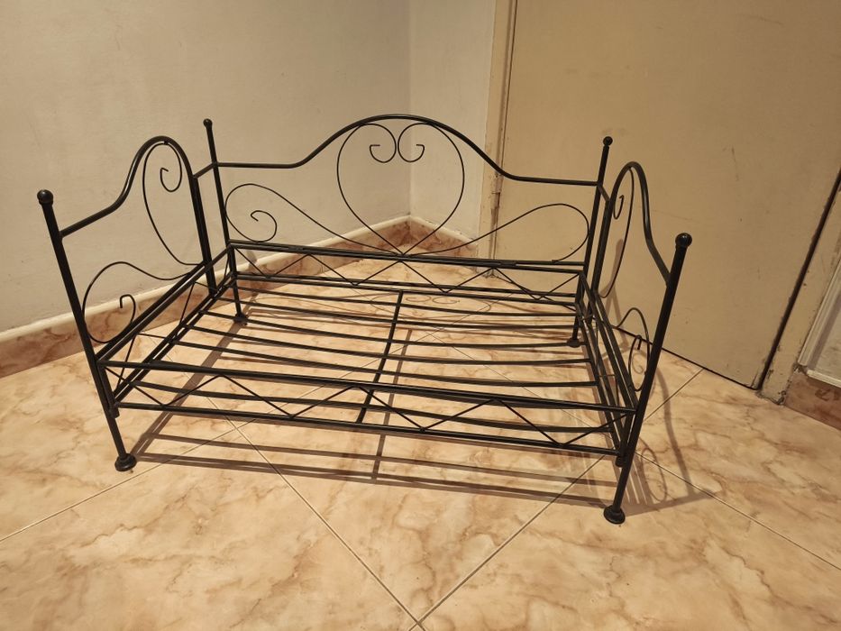 Cama sem colchão para cão