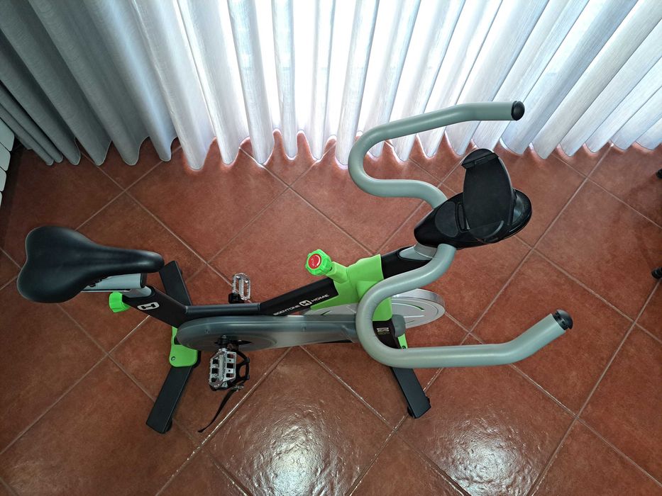 Bicicleta estática.