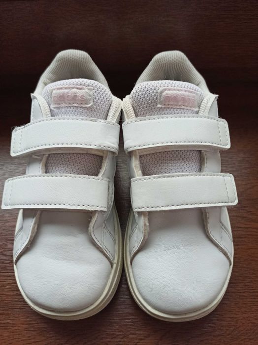 Adidasy dziewczęce 25,5