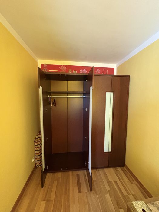 piękna szafa  drewniana