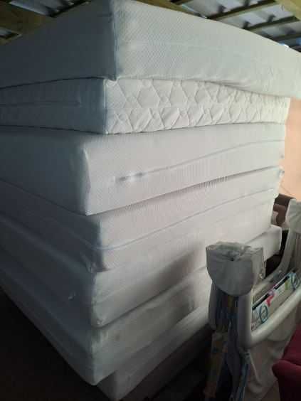 materac 140x200 w nowym pokrowcu - możliwy transport