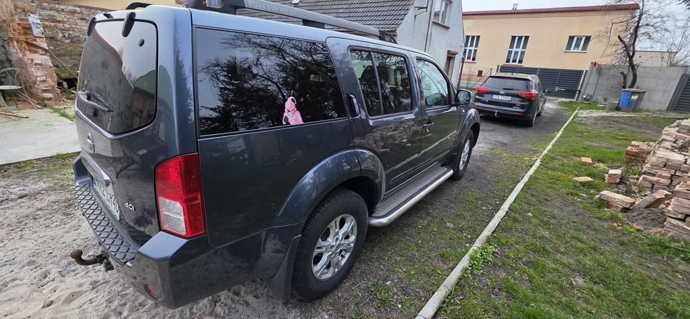 Nissan Pathfinder 2.5 diesel• automat• kamera •  7 osobowy