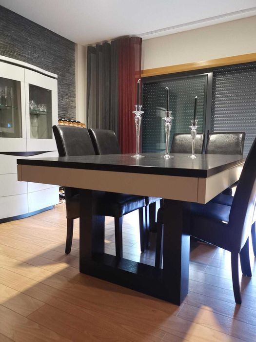 Mesa de Sala em madeira maciça Wengué e Cinza