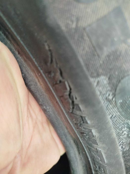 Зимова гума Maxxis PresaSnow 205/50/R17 2010г 5.0-5.5мм