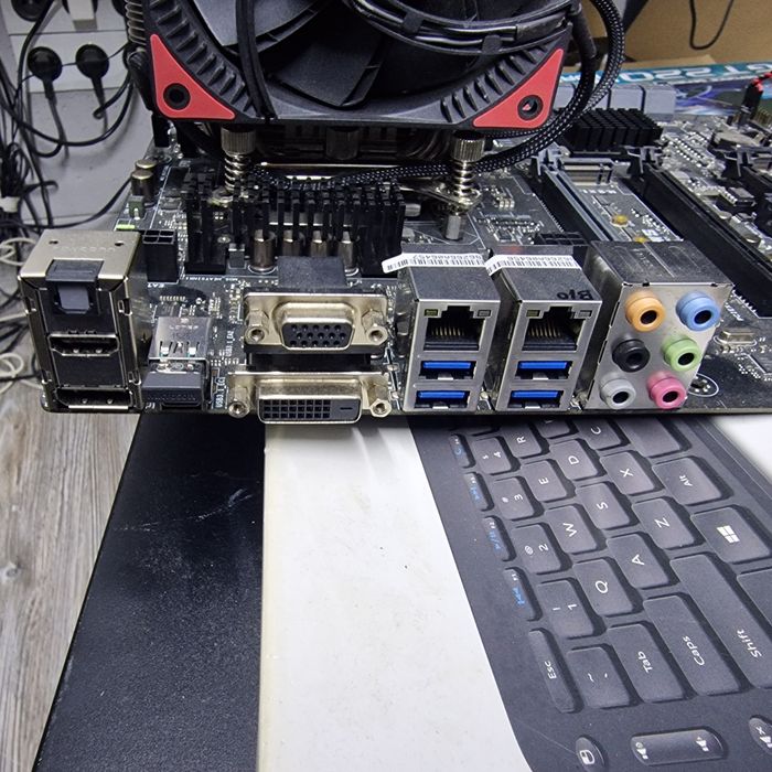 Asus p10s ws +xeon e3- 1220+chľodzenie