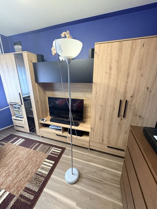 Lampa podłogowa w swietnym stanie polecam