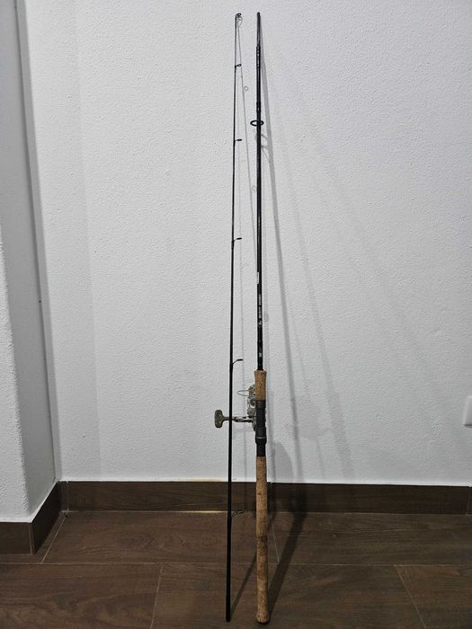 Conjuntos cana/carreto de pesca ao achigã