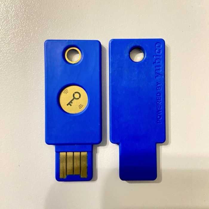 Вживані ключі безпеки Key Yubikey Yubico NFC 2FA FIDO U2F FIDO2