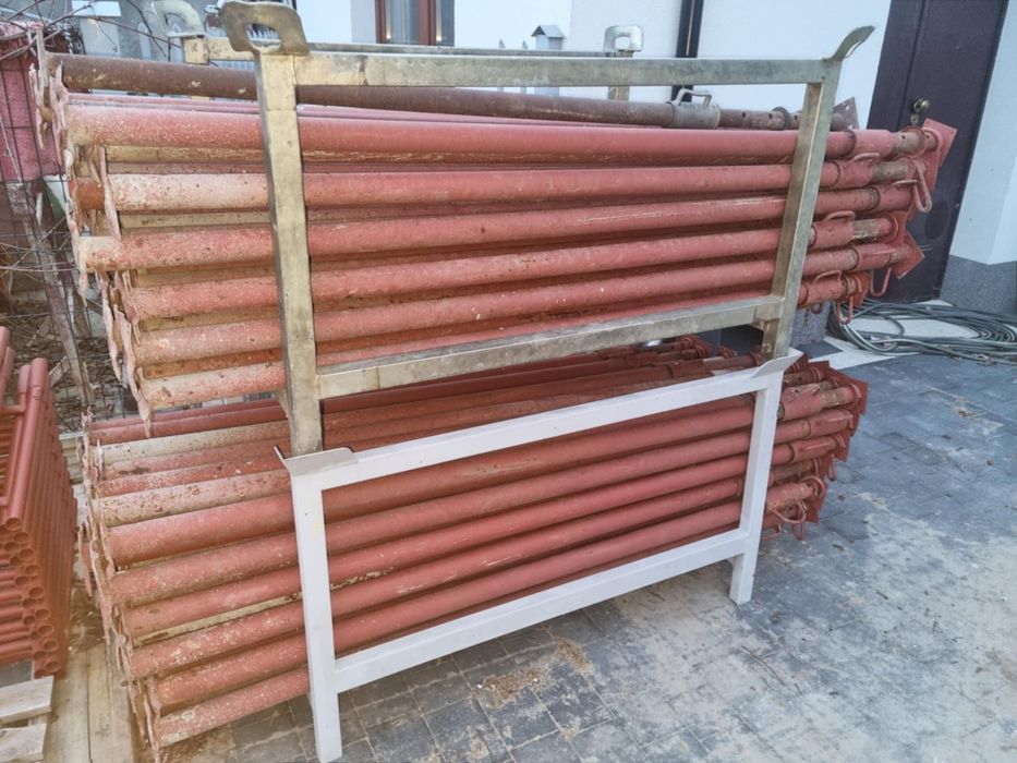 Trójnogi podpory stropowe