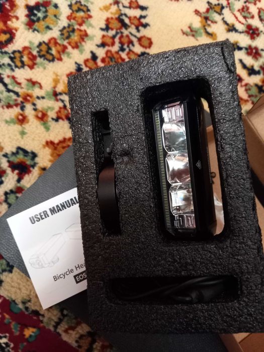 Велосипедная мощная фара (передняя) EOS610.