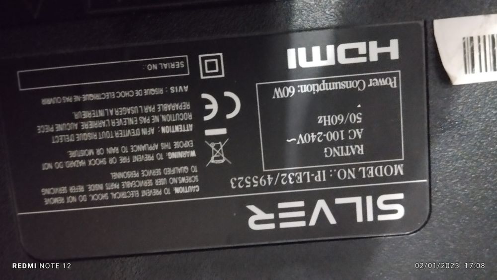 Vendo TV silver 32 para peças ou para quem saiba reparar o ecrã da TV.