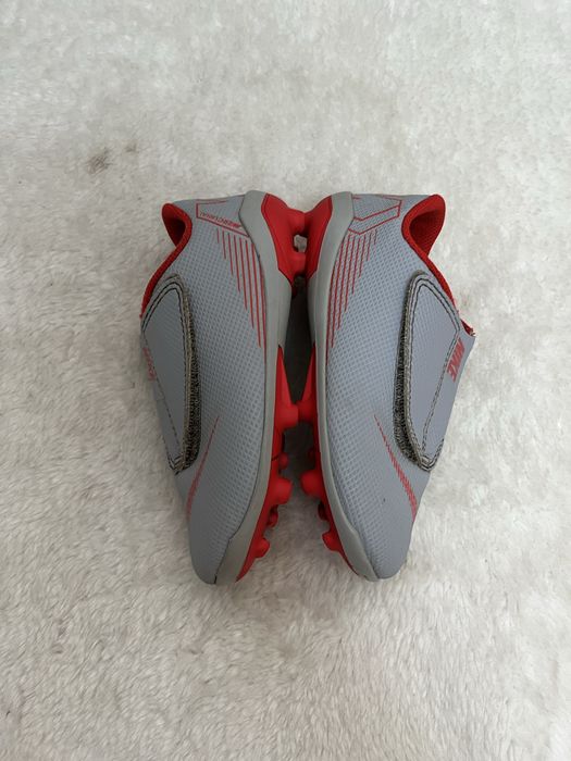 Buty sportowe do piłki nożnej Nike chlopięce 28