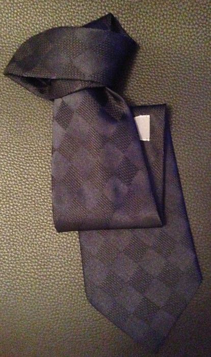 Gravatas novas de seda