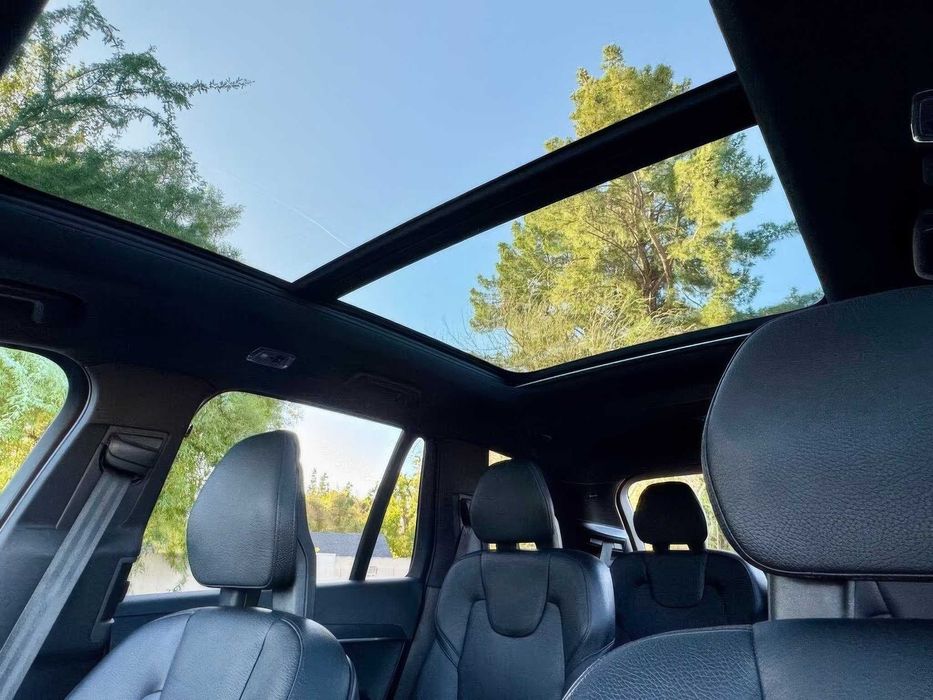 Volvo XC90 T6 Momentum 6-Passenger      2020
